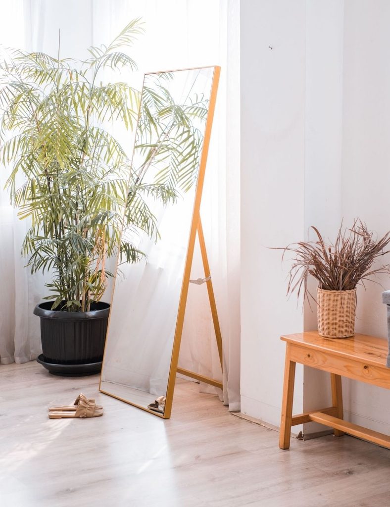 Embrace the Magic of Oversized Mirrors